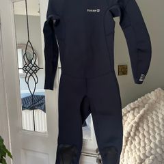 Wet suit