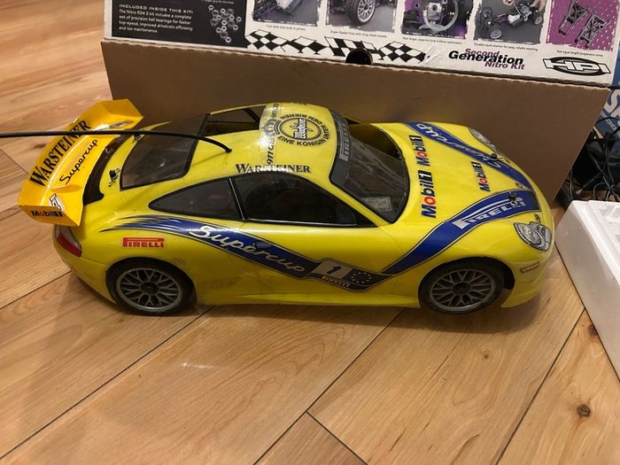 HPI RS4 2 Nitro radios controlled racing car