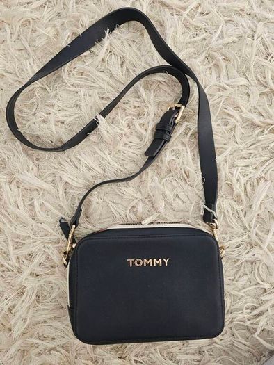 Tommy Hilfiger bag