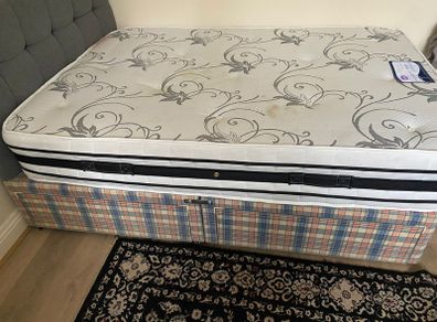 Double split base bed with 4 drawers
