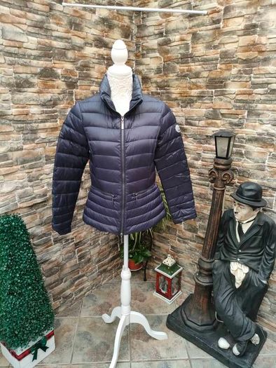 Beaumont Amsterdam ladies down light weight puffer jacket  Size Small 38 EU Full zip 2 zip pockets  Great winter jacket  Measurements in the photos