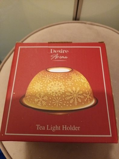 Cream ceramic chrristmas candle holder