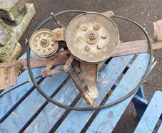 ride on mower Manuel clutch.comes with blade.cable and belt.Also good grass box.