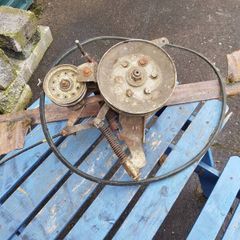 ride on mower Manuel clutch.comes with blade.cable and belt.Also good grass box.