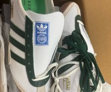 BRAND NEW Adidas Melbourne trainers size uk10
