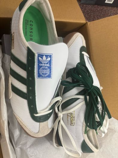 BRAND NEW Adidas Melbourne trainers size uk10