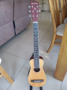 Travel guitar
