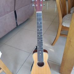 Travel guitar