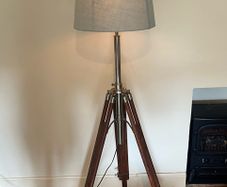 Beautiful Adjustable Wooden Tripod Floor Lamp