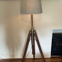 Beautiful Adjustable Wooden Tripod Floor Lamp