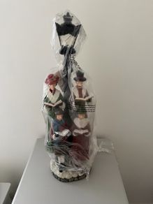 Ornament carol singers