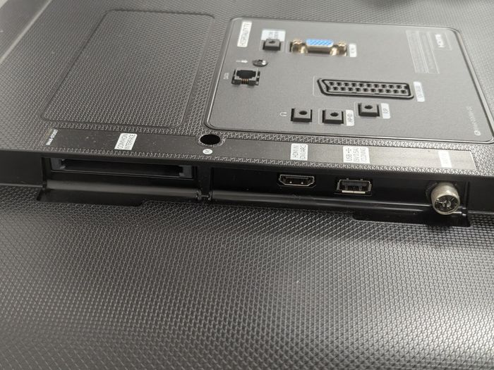 40" Samsung Monitor / TV - No Stand