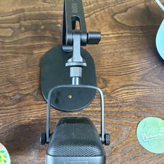 Elgato wave microphone and Rode mic arm