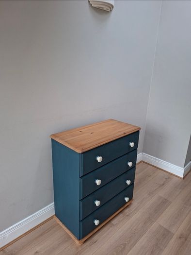 4-Drawer Chest of Drawers with Solid Wood Top