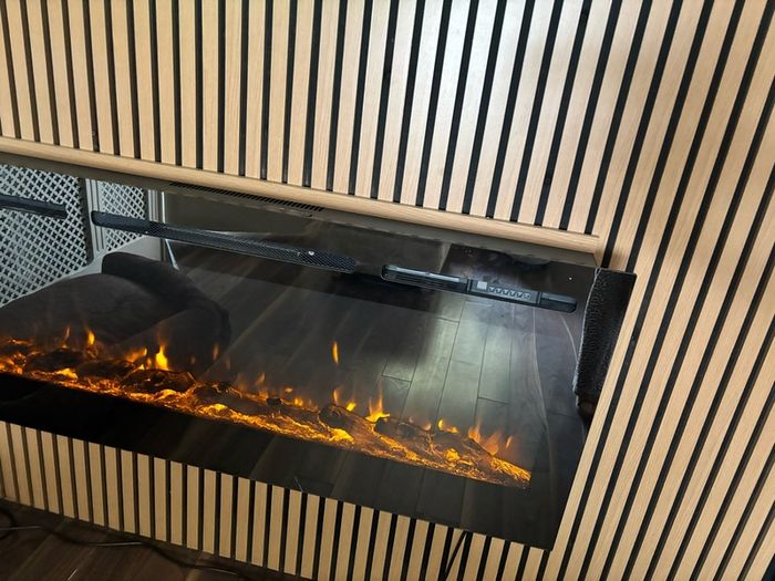 Wall mountable media wall fire
