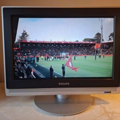Philips 19" HD Ready TV / Monitor (HDMI, VGA, SCART) + Original Remote