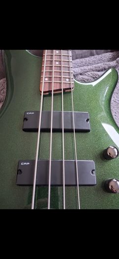 Ibanez bass SR300