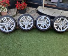 Genuine Skoda Superb 18 alloys