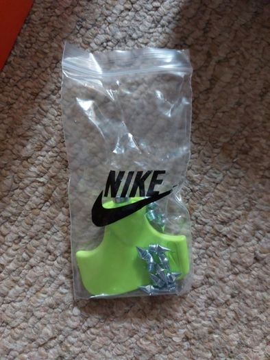 nike spikes