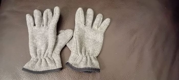 Fleece gloves