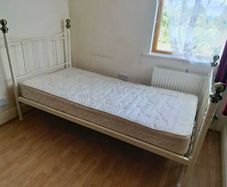 Metal Frame Single Bed & Mattress