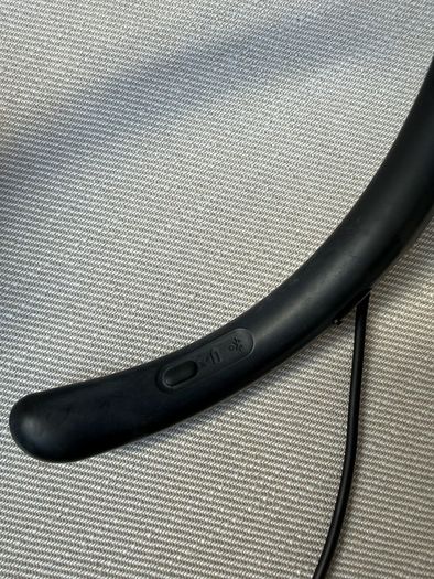 Bose QuietControl Neckband Earphones with custom noise cancellation