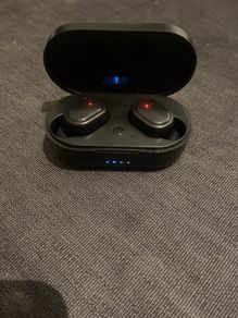 bluetooth earbuds