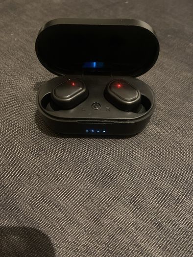 bluetooth earbuds