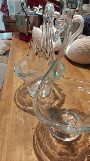A Beautiful Vintage Pair Glass Swans