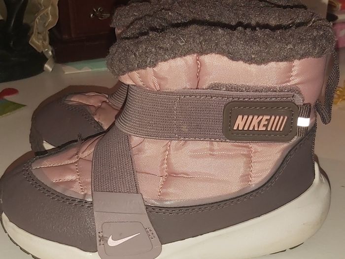 Adidas toddler girls winter boots size 8.5