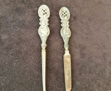 Victorian toilet set consisting of a button hook and a nail file silver 925