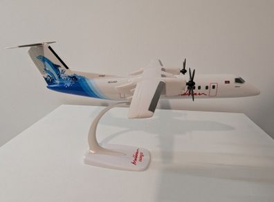 Maldivian 1:100 scale model airplane, Bombardier Dash 8-300 aircraft, NEW