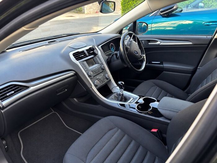 Ford Mondeo 2015 1.6L diesel- New Nct