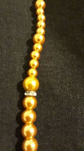 stunning vintage necklace.