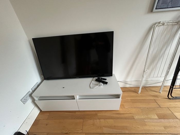 TV & Stand