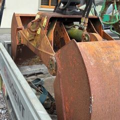 Clamshell bucket