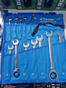 ratchet spanner sets