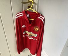 Manchester Utd T-shirt age 13/14