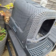 cat litter box