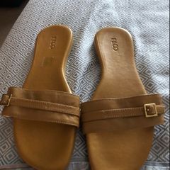 Ladies sandals size 6