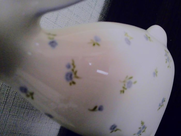 Pair of lovely China Rabbits 7 euro