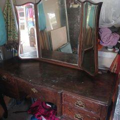 vintage bedroom dresser