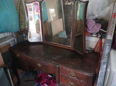 vintage bedroom dresser