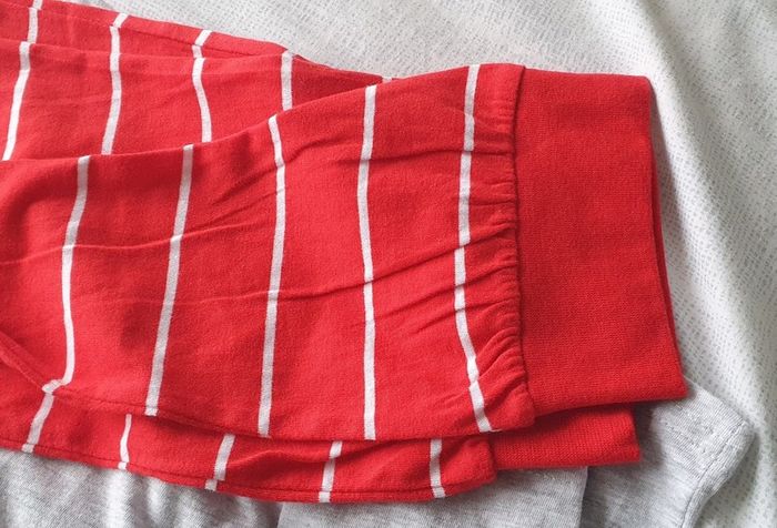 BNWT - Age: 12 / 13 Years - A Lovely Pair of Christmas Pyjamas - Long Sleeved - Cuffed Legs