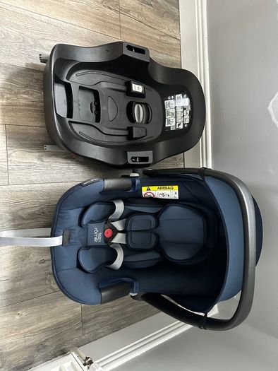 Britax Romer Baby Car Seat and ISOFIX Base