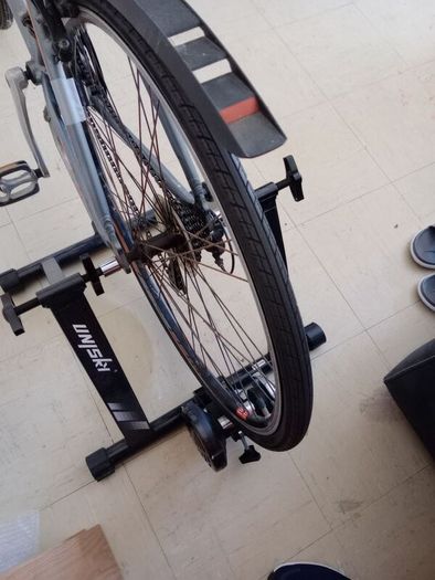 Bicycle trainer