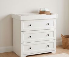 White baby changing dresser with drawers / Very Good Condition