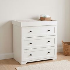 White baby changing dresser with drawers / Very Good Condition