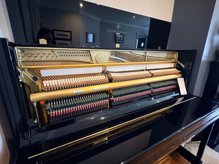 KAWAI K500 Upright Piano