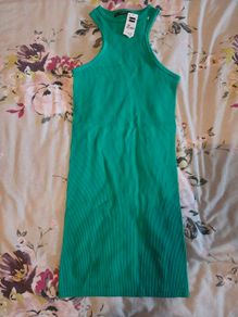 green dress